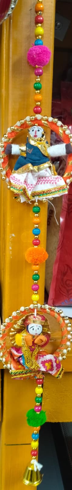 Puppet and Pompom hanging (£ 2.49 each)